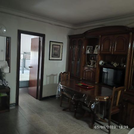 Apartamento Apto Barcelona C R Santa Coloma de Gramenet Exterior foto