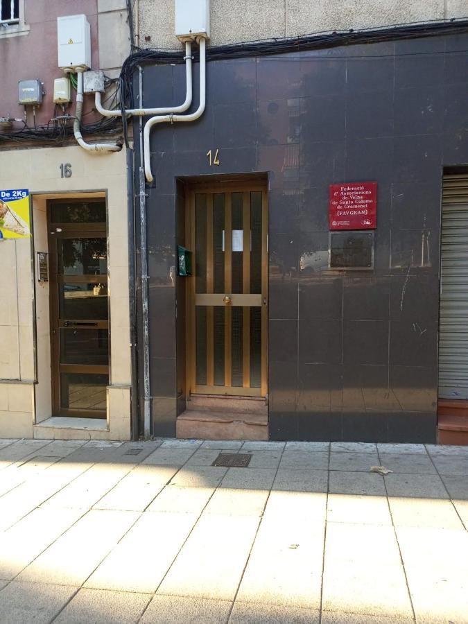 Apartamento Apto Barcelona C R Santa Coloma de Gramenet Exterior foto