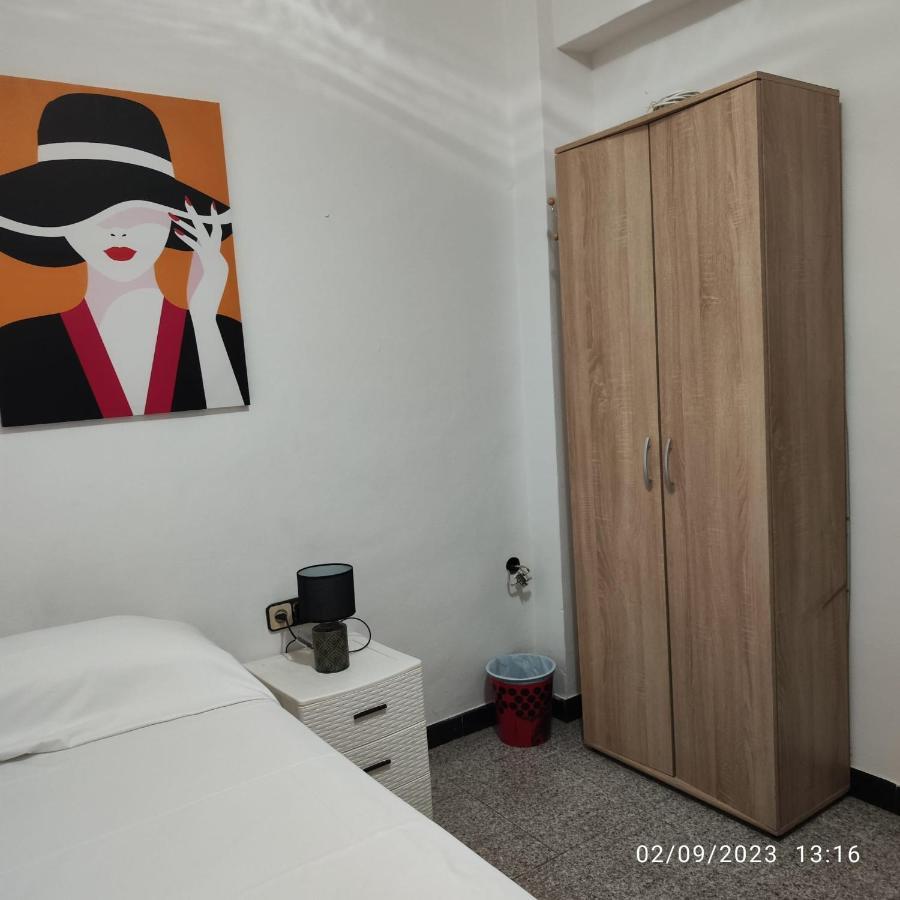 Apartamento Apto Barcelona C R Santa Coloma de Gramenet Exterior foto